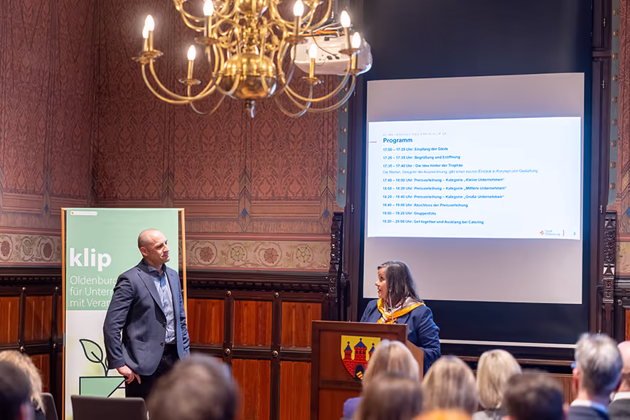 Auszeichnung, Herr Bortz nimmt den "klip 26" entgegen.